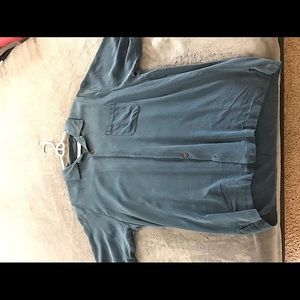 Men’s 100% silk Tommy Bahama button up